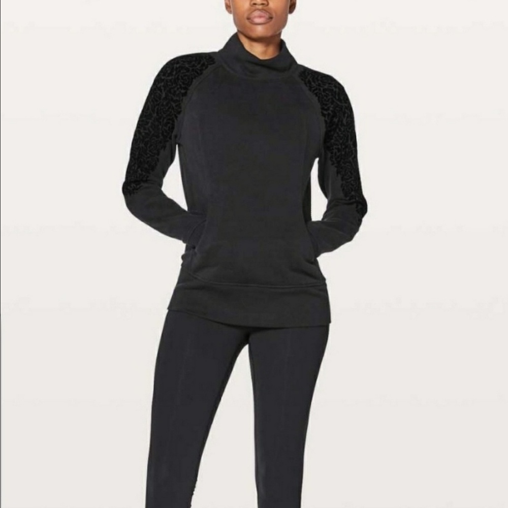 Lululemon floral flock pullover sz 4 NWOT blk